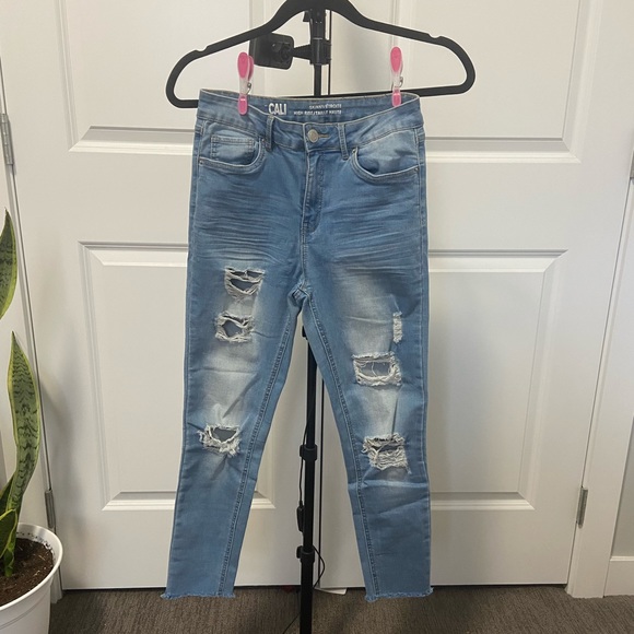 Ripped jeans- 5 - Picture 2 of 3